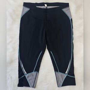 Lucy Athletic Capri Leggings Size XL
